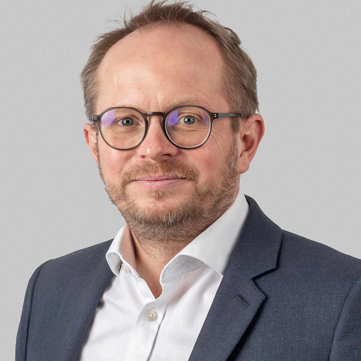 Headshot of Matthew Shaxson