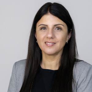 Headshot Lily Oliveira
