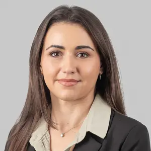 Headshot Steph Alves