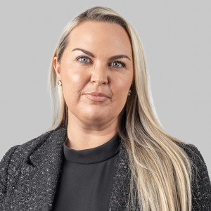 Headshot Michelle Carter