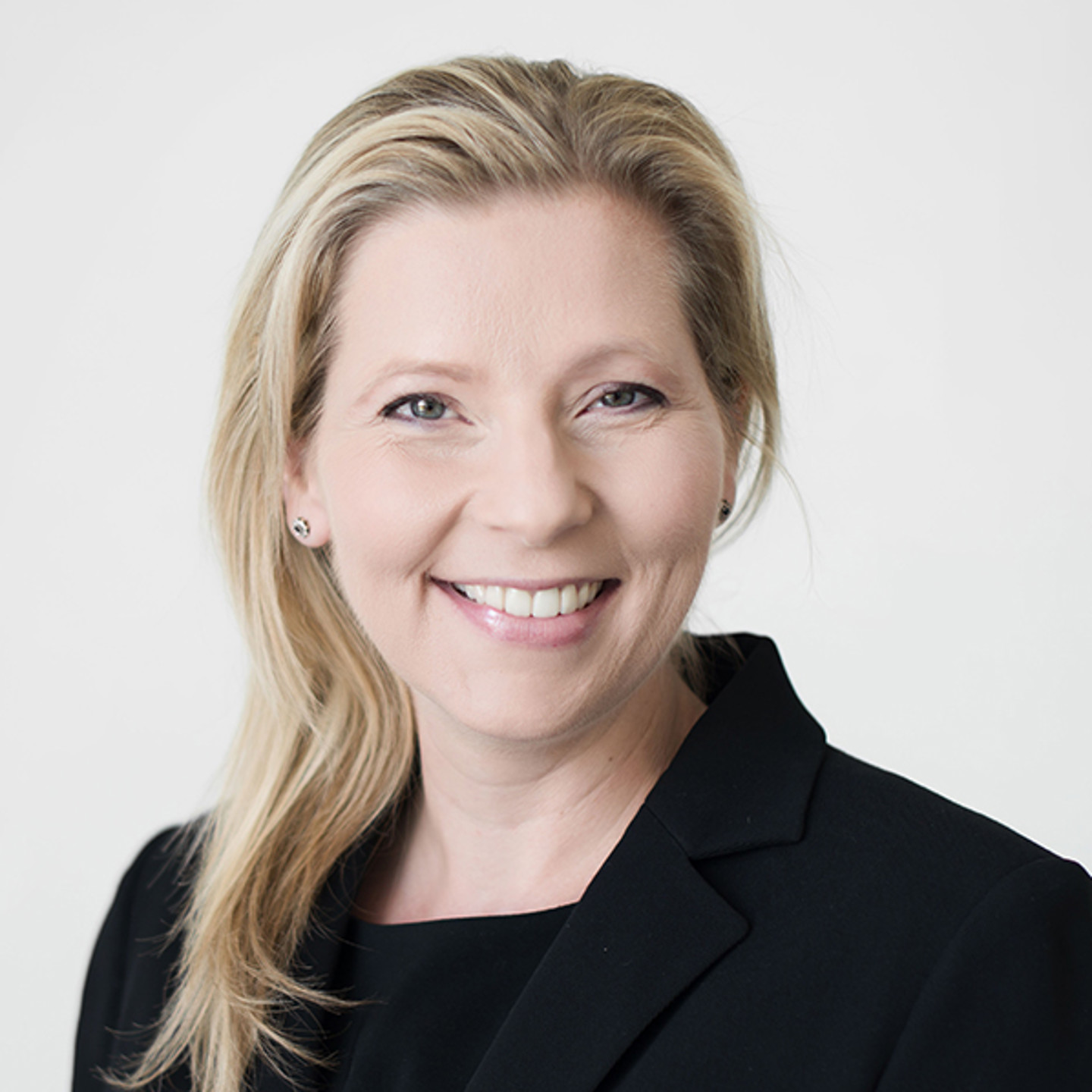 Headshot of Rachael Reynolds