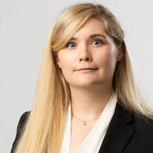 Headshot of Rebecca Findlay