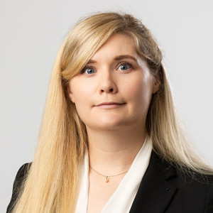Headshot of Rebecca Findlay