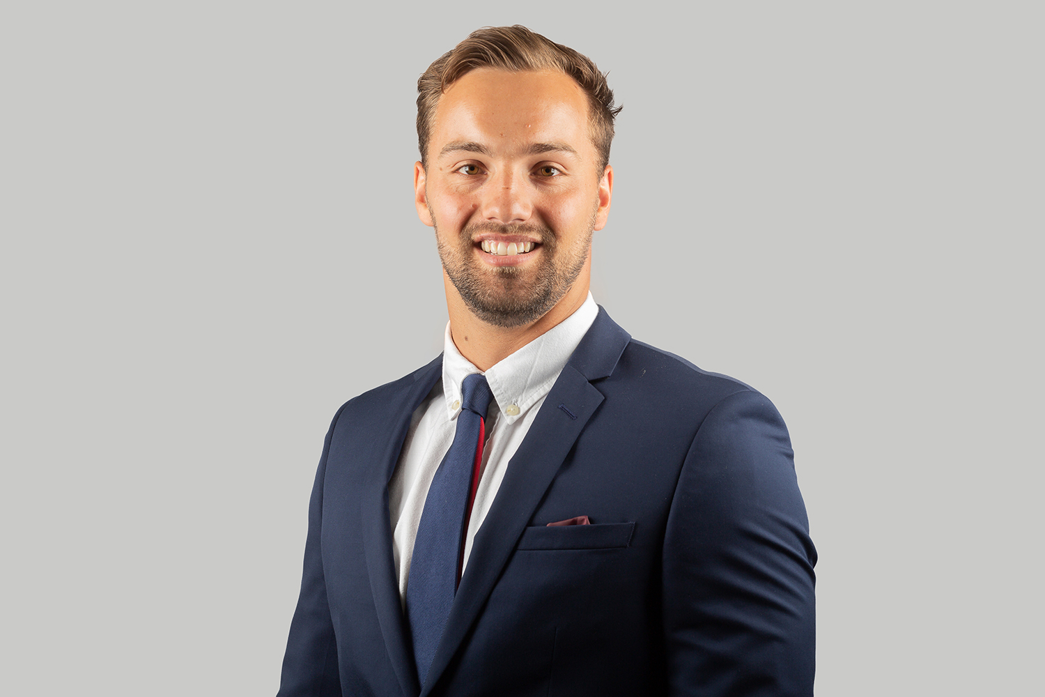 Headshot of Alex Vibert