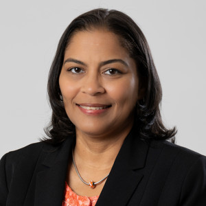 Headshot of Tara Campbell