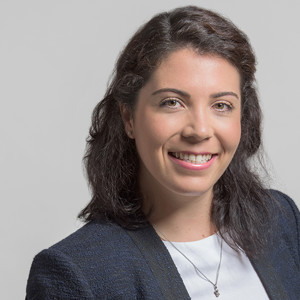 Headshot Charlotte Bradshaw