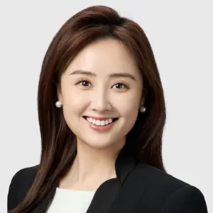 Headshot Cecelia Li