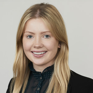 Headshot Rachel Dinneen