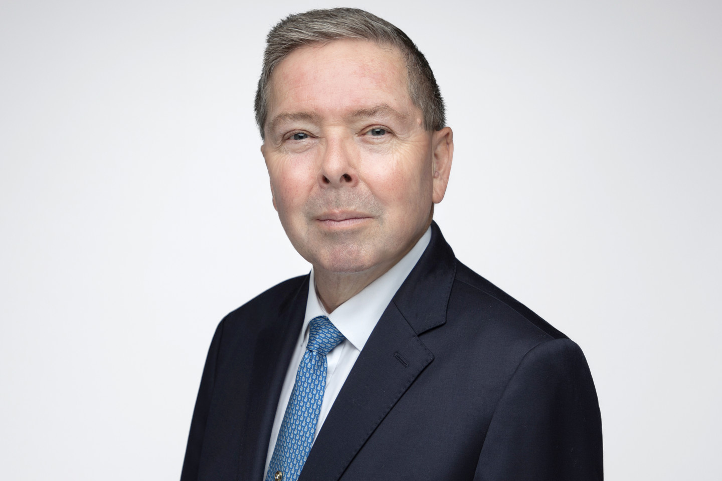 Headshot Simon Goldring
