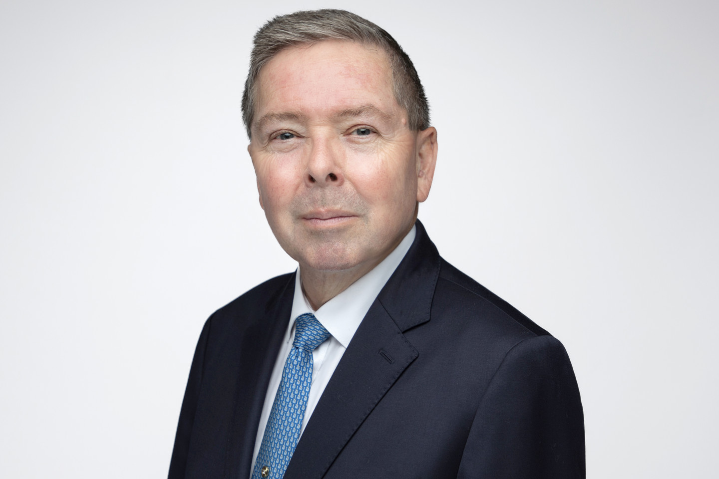 Headshot Simon Goldring