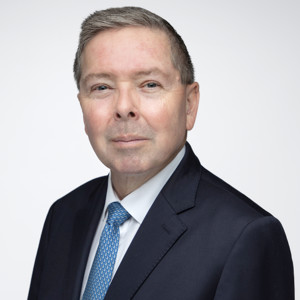 Headshot Simon Goldring