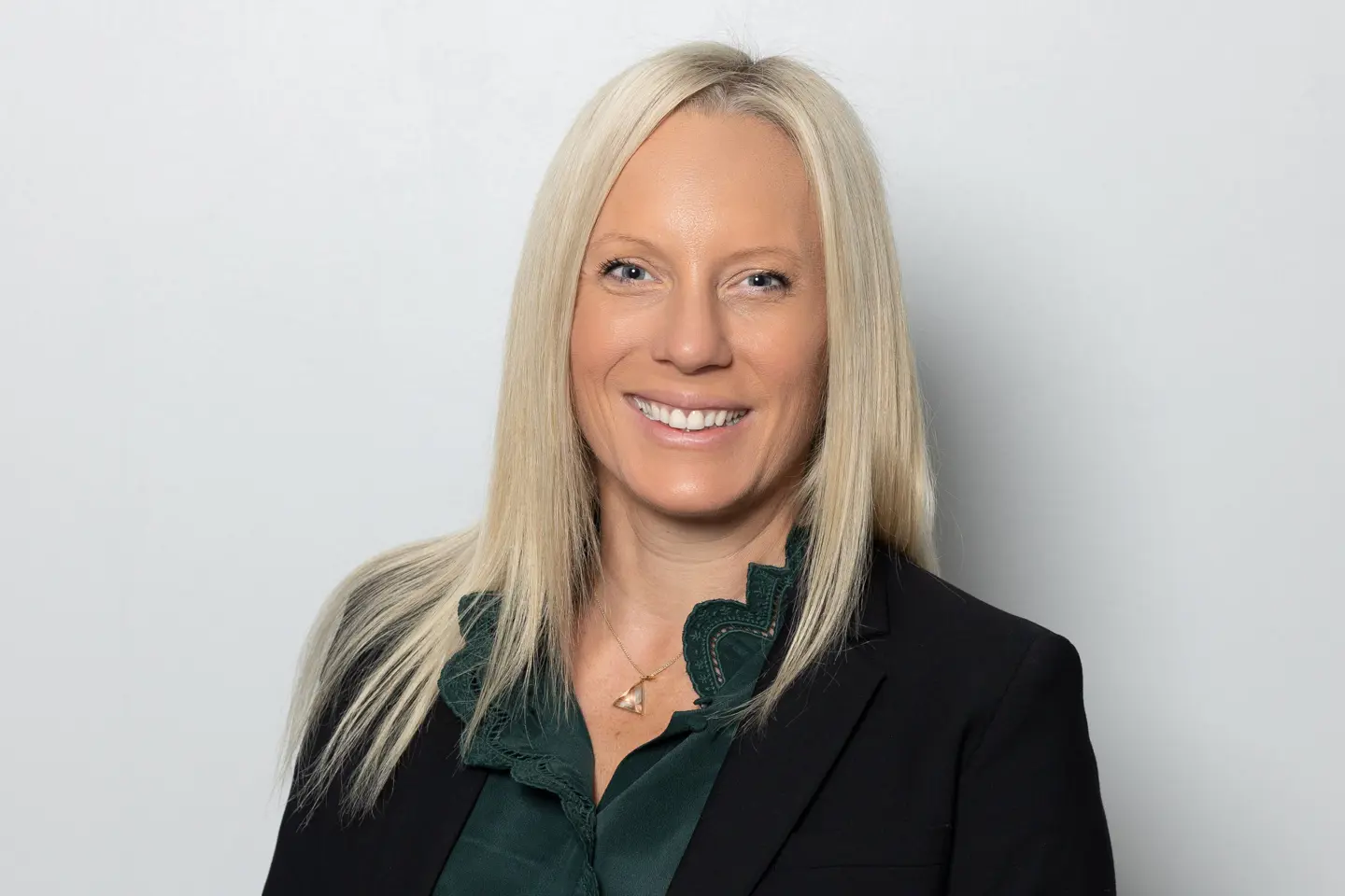 Headshot of Sarah Thompson