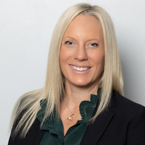 Headshot of Sarah Thompson