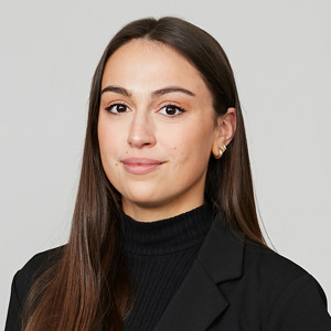 Headshot Clara Burlacu