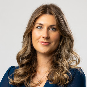 Headshot Laura Labunet