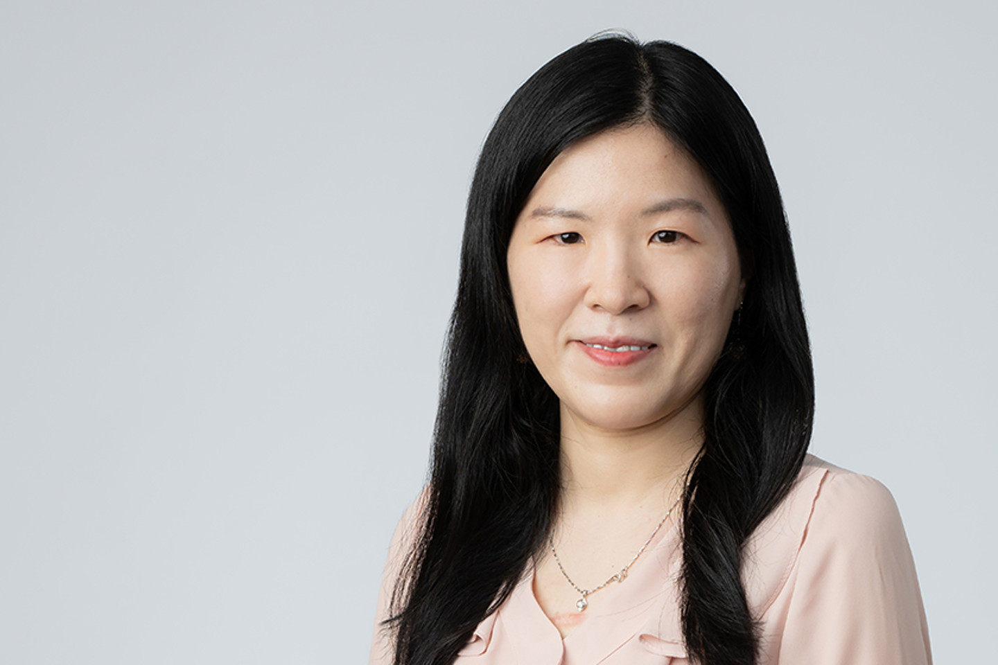 Headshot Rebecca Tsui