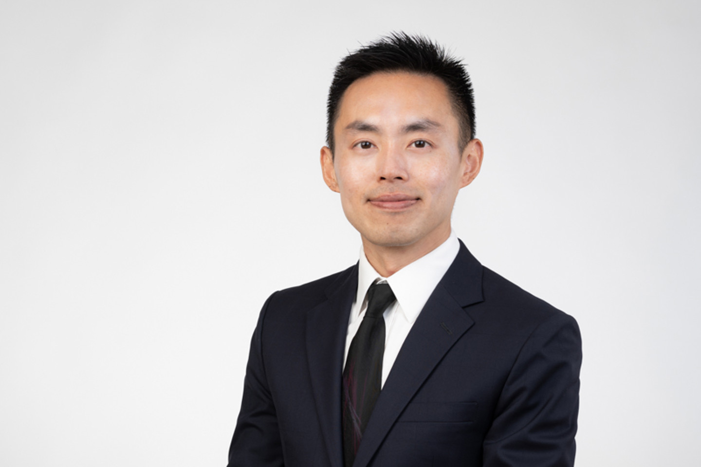 Headshot Dennis Li