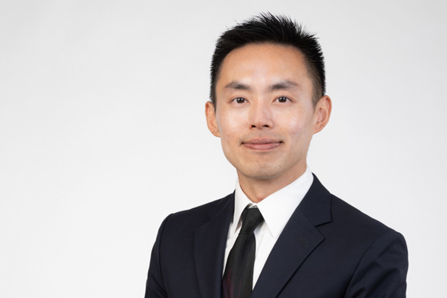 Headshot Dennis Li