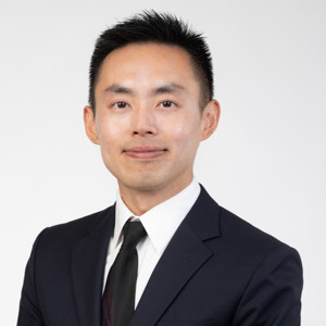 Headshot Dennis Li