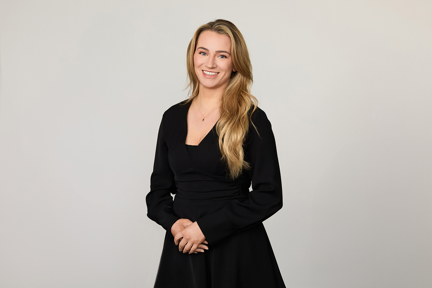 Headshot Ailbhe Healy