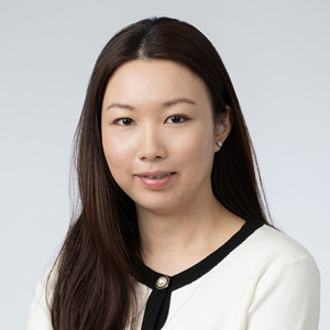 Headshot Mandy Cheung