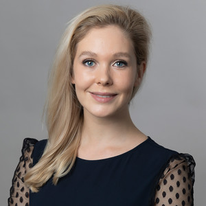 Headshot of Manon Hillenbrand