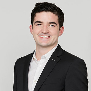 Headshot Eoghan Davis