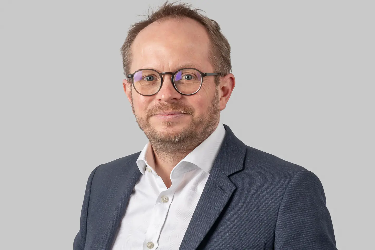 Headshot of Matthew Shaxson