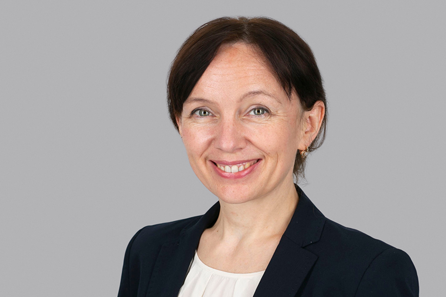Headshot of Oksana Lutsiv