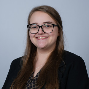 Headshot of Chloe Gill