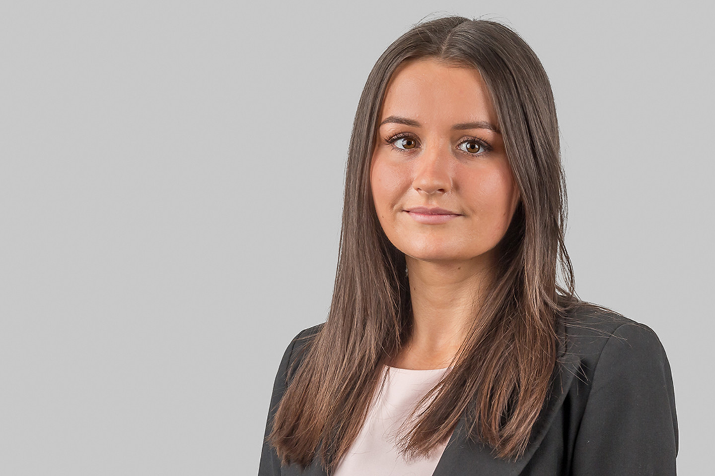 Headshot of Lucie Cole