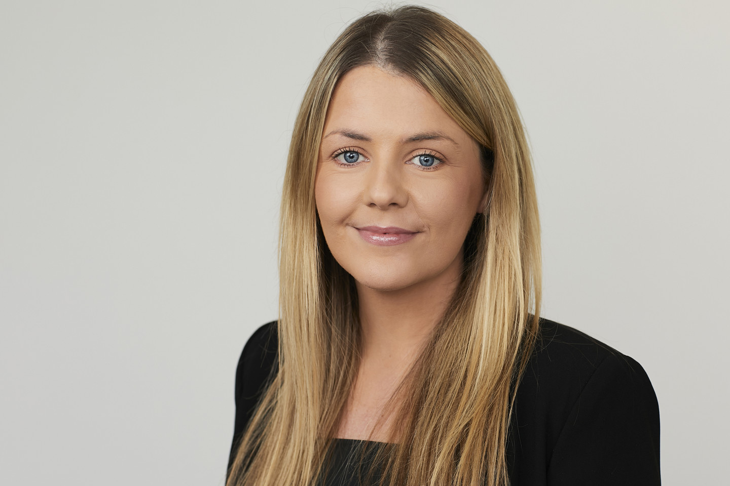Headshot Laura Blaney