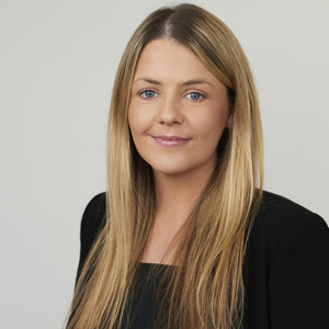 Headshot Laura Blaney
