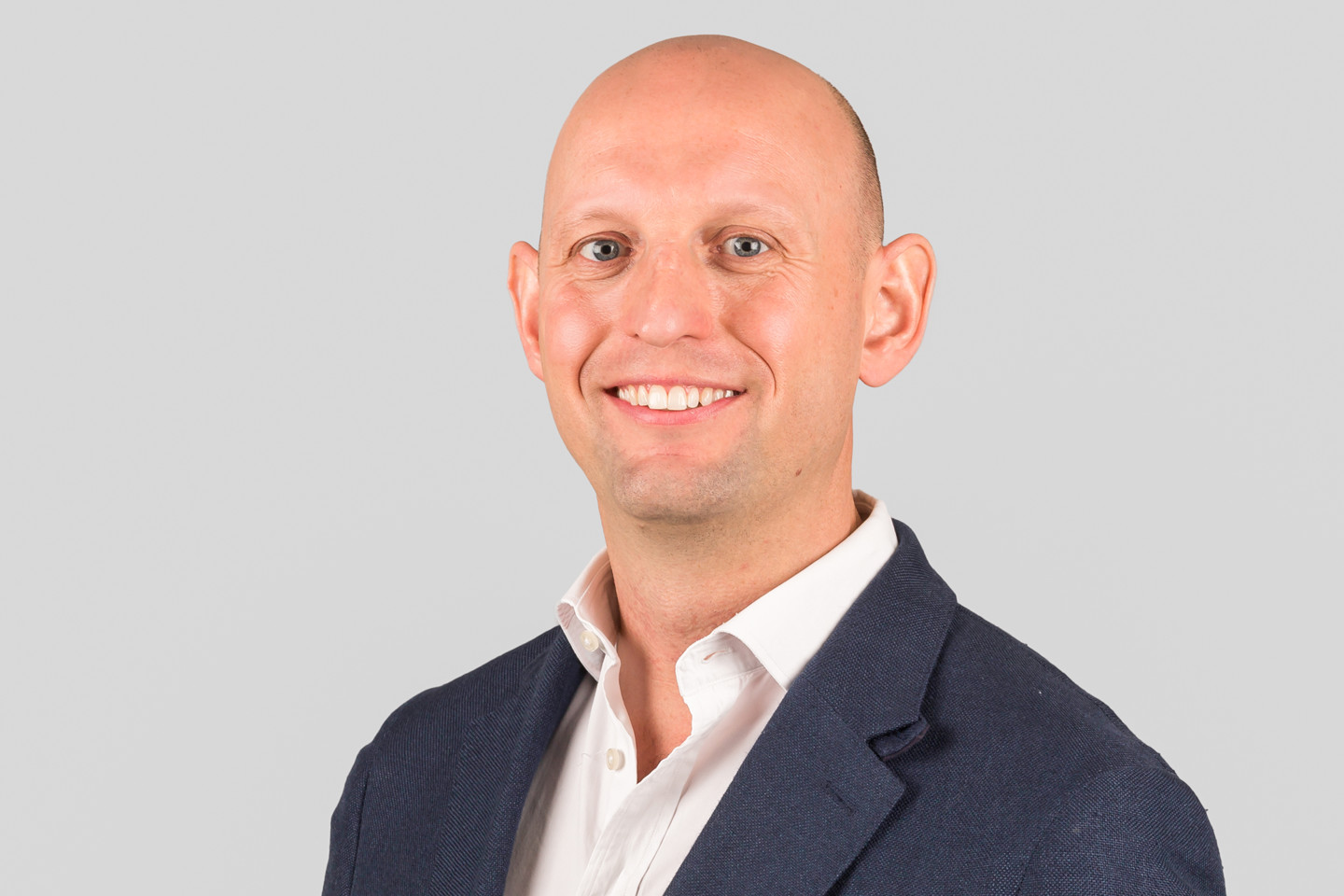 Headshot Jonathan Hughes