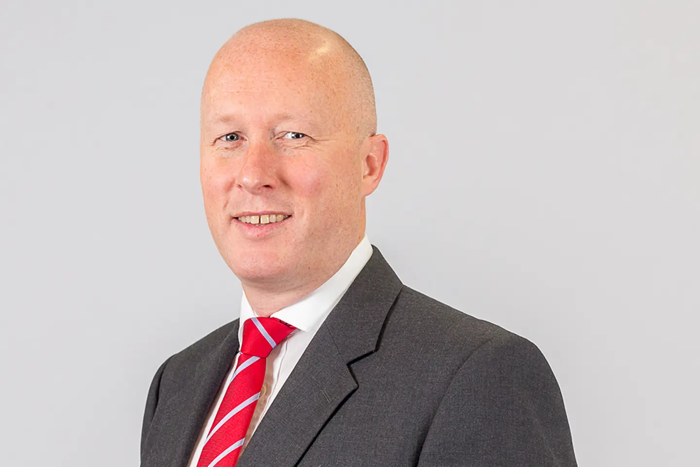 Headshot of Simon Dinning