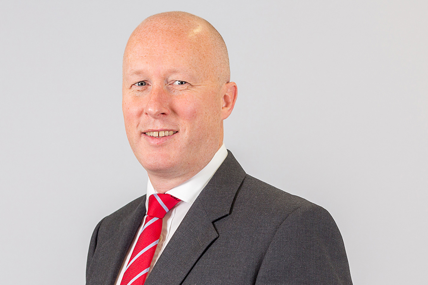Headshot of Simon Dinning